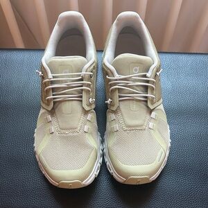 On Cloud 6 Running Shoes